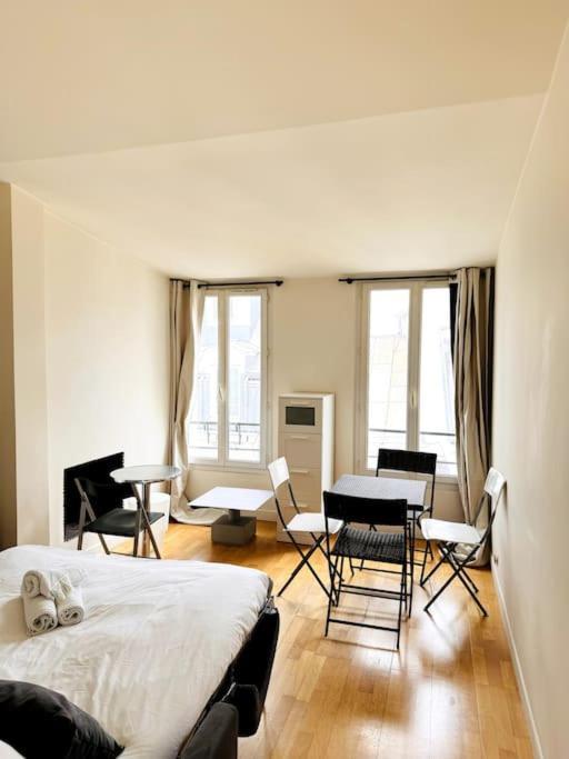 Coeur De Paris - Paris 1Er Apartment Luaran gambar